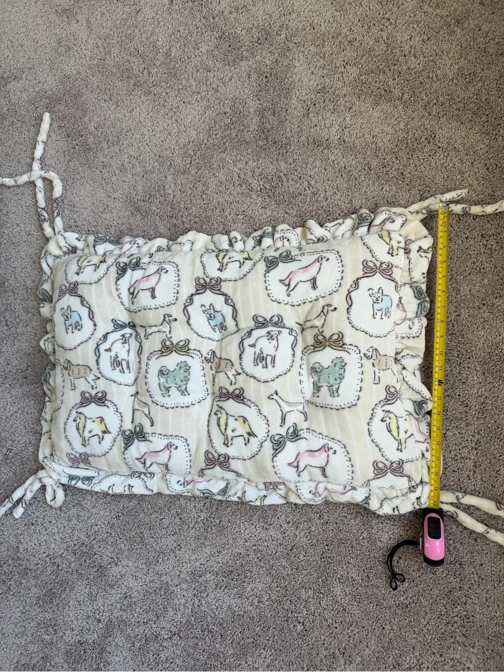 plush pet lounger